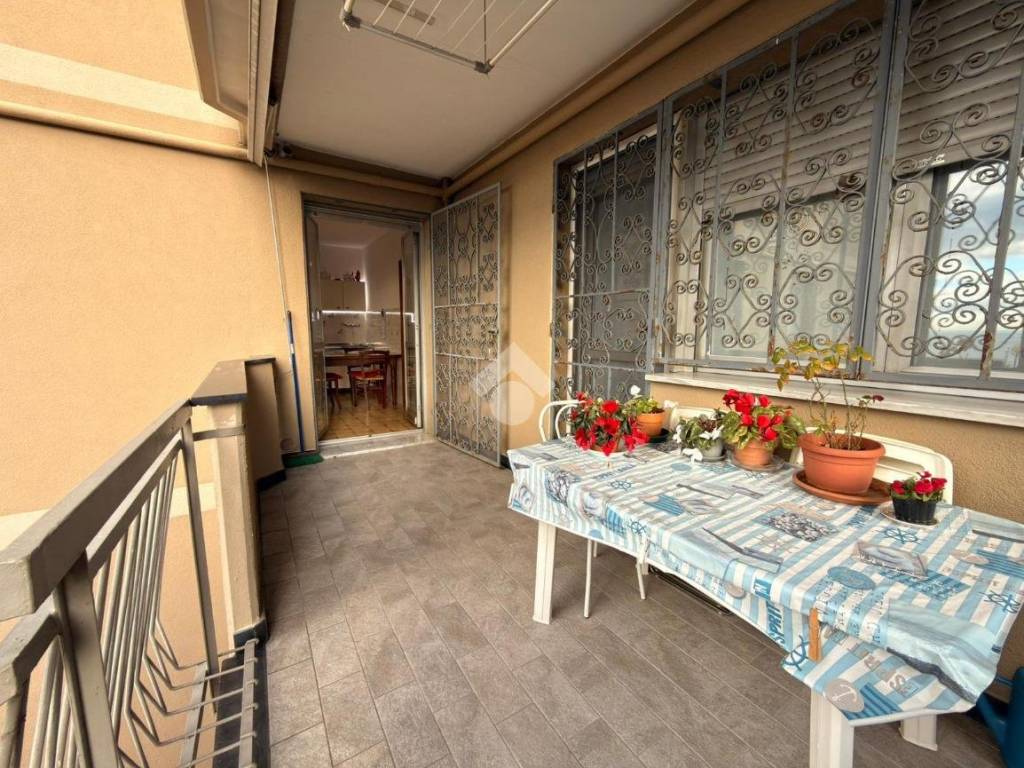 Appartamento a Genova in Via pietraligure, 57 - Foto 2