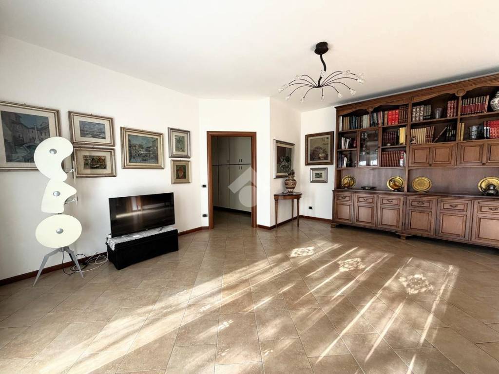 Appartamento a Azzano san paolo in Via michelangelo buonarroti, 26 - Foto 3