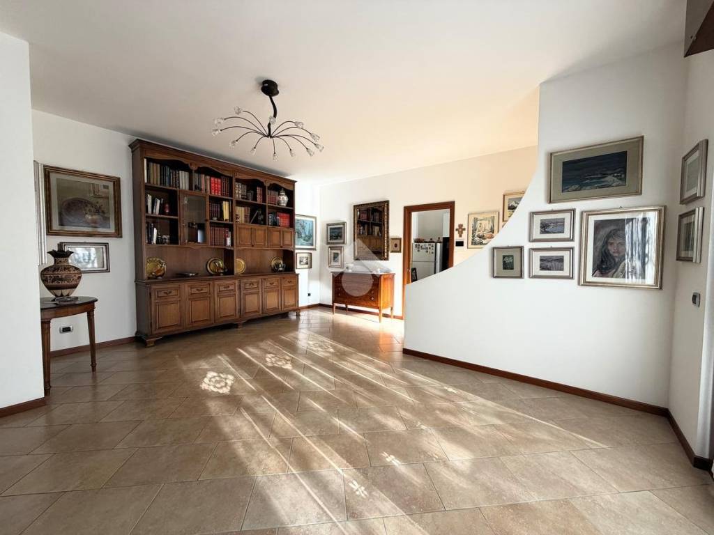 Appartamento a Azzano san paolo in Via michelangelo buonarroti, 26 - Foto 4
