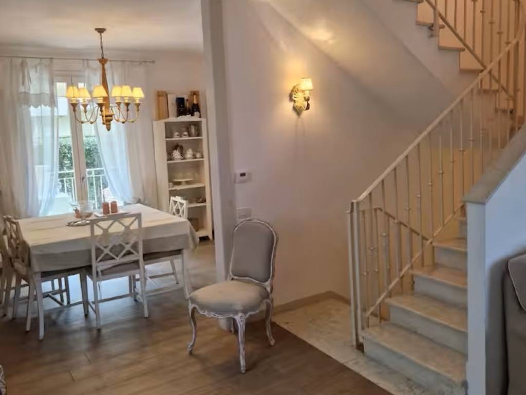 Villa a Camaiore in Via Francesco De Santis - Foto 5