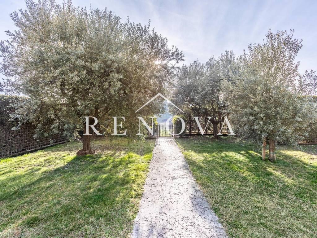 Villa a Cavaion veronese in Via Lionello Fiumi - Foto 4