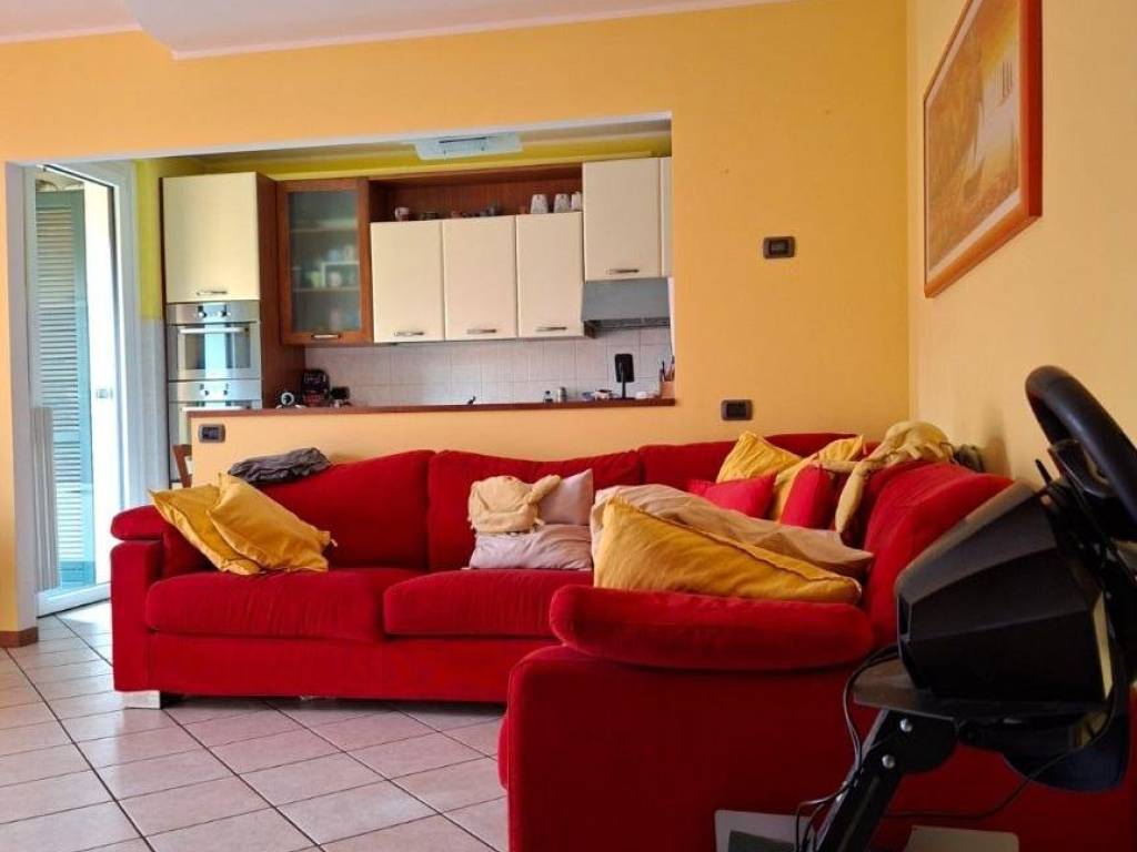 Appartamento a Besana in brianza in Via Vittorio Alfieri - Foto 3