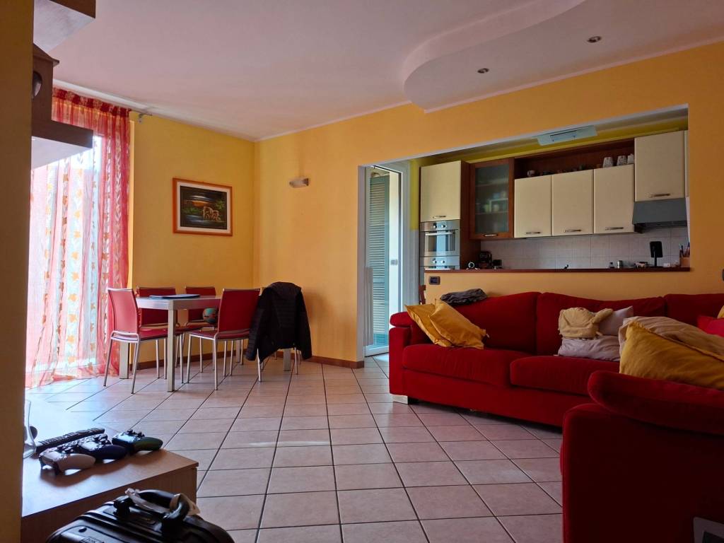 Appartamento a Besana in brianza in Via Vittorio Alfieri - Foto 5