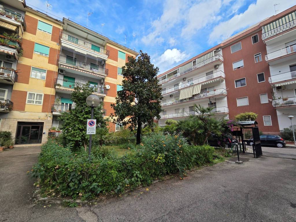 Appartamento a Portici in Via Dalbono, 13 - Foto 4