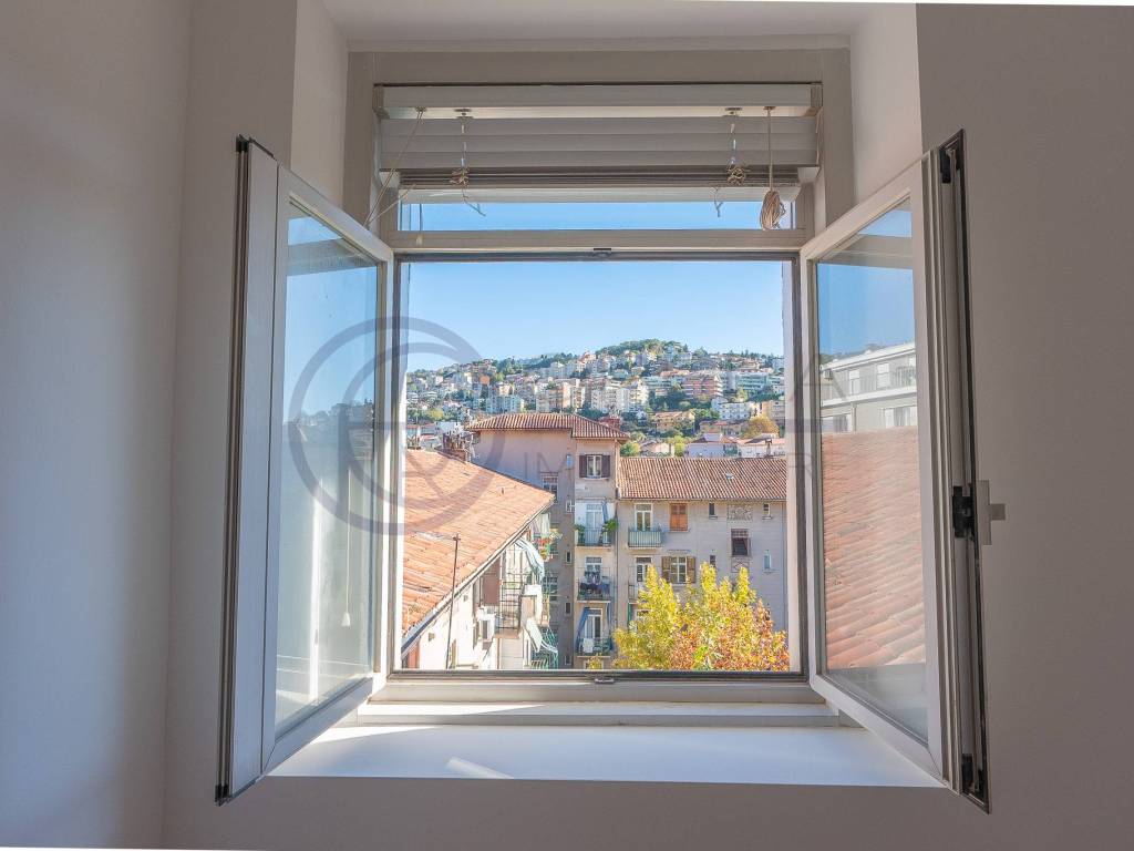 Appartamento a Trieste in Via Valmartinaga, 8 - Foto 2