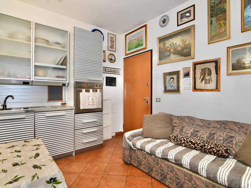 Appartamento a Bollate in Via 5 Giornate, 8 - Foto 4