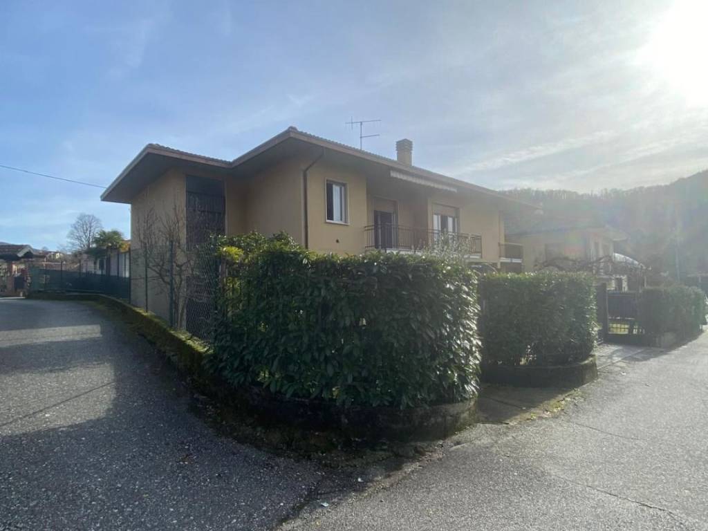 Villa a Cittiglio in Via San Giulio - Foto 4
