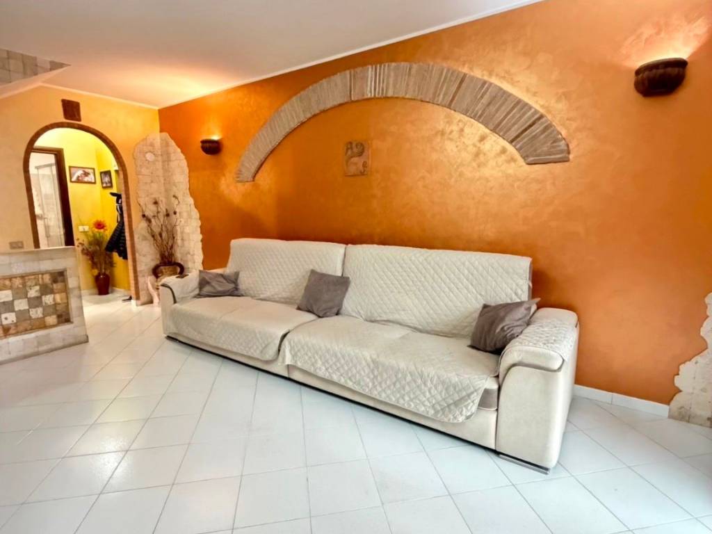 Villetta a schiera a Ladispoli in Via delle Magnolie - Foto 2