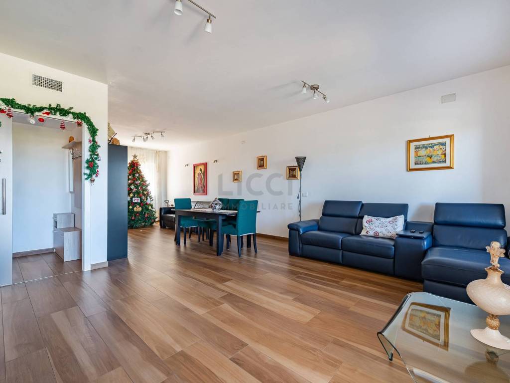 Attico / mansarda a Castellana grotte in Via Papa Giovanni XXIII, 10 - Foto 2