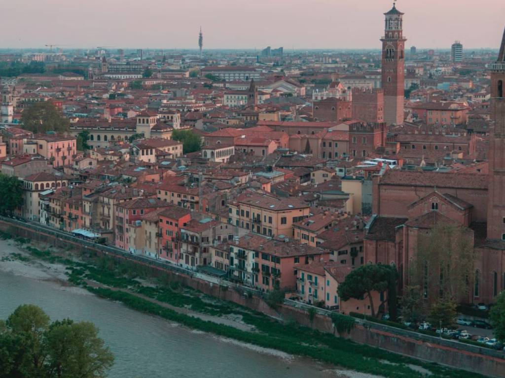 Appartamento a Verona in Via Euclide - Foto 3