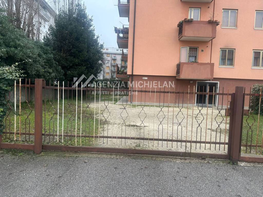 Box / garage a Venezia in Via della Fornace, 36 - Foto 3