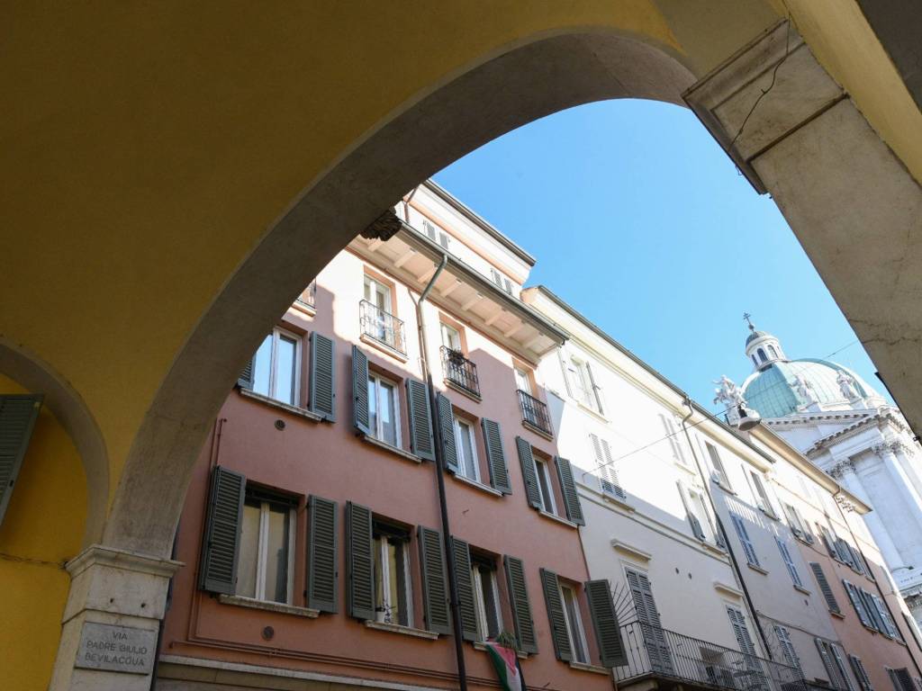 Palazzo / stabile a Brescia in Via Padre Giulio Bevilacqua, 8 - Foto 4