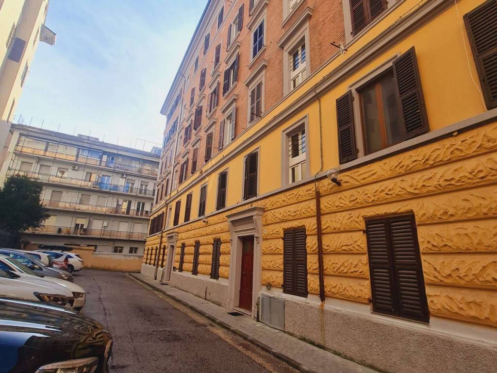 Appartamento a Ancona in viale DELLA VITTORIA - Foto 2