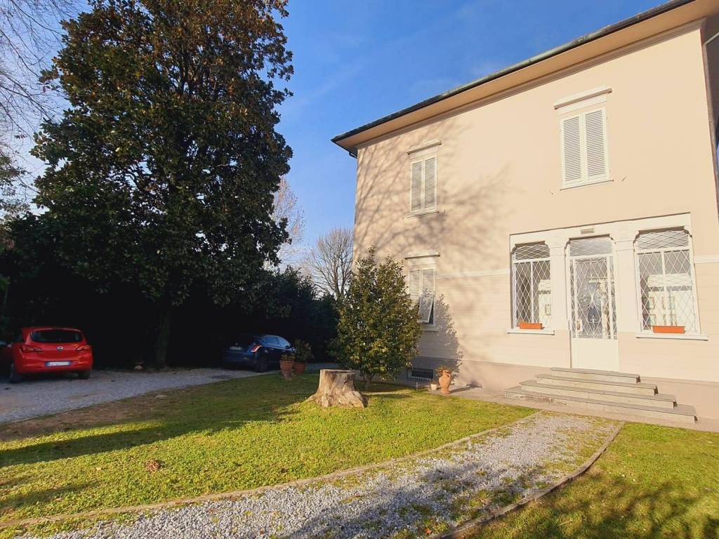 Villa a Lucca in Via dei Salicchi, 784 - Foto 3