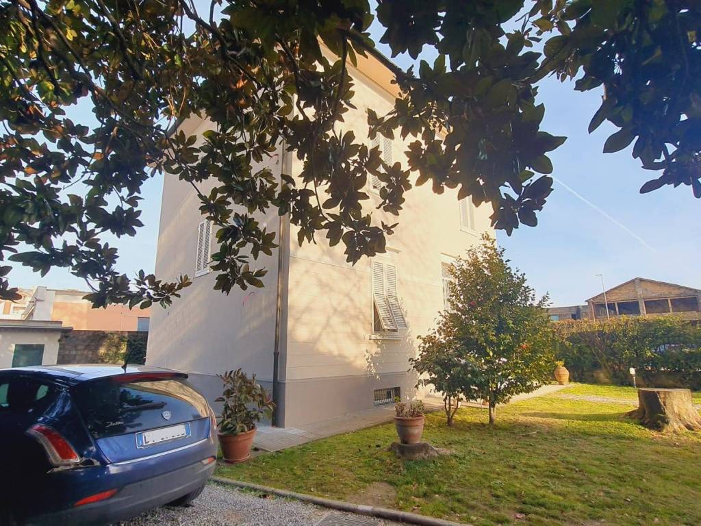 Villa a Lucca in Via dei Salicchi, 784 - Foto 5