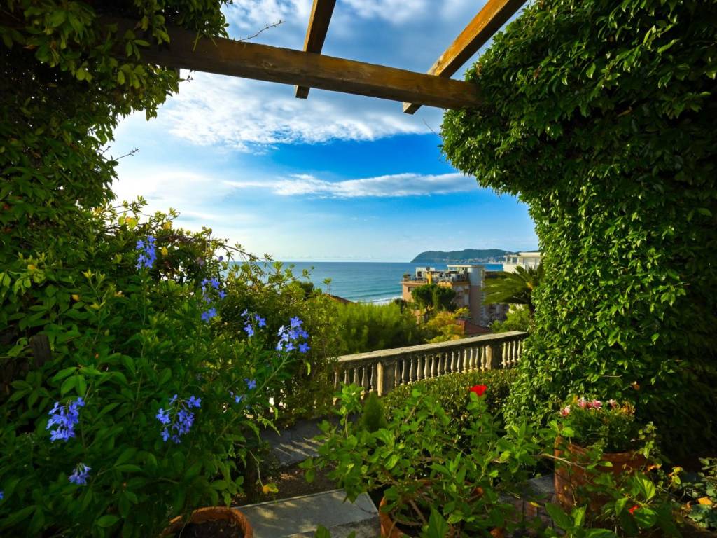 Villa a Alassio in Regione San Giuliano - Foto 2