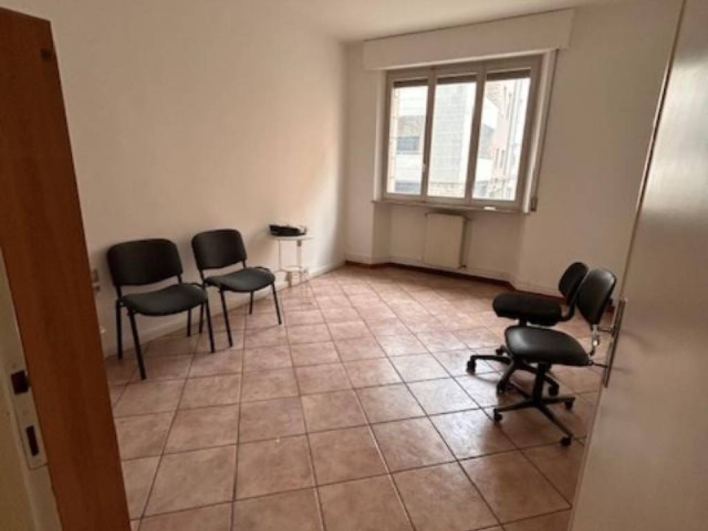 Appartamento a Pontedera in Via Nino Bixio - Foto 4