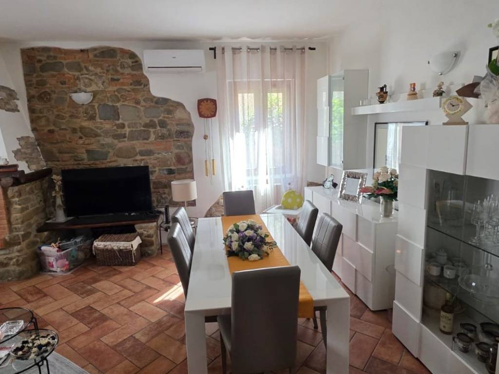 Casa indipendente a Prato in Via Fratelli Bandiera - Foto 2