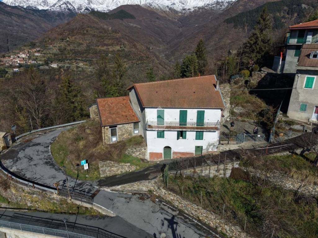 Appartamento a Molini di triora in Via Ubaghi - Foto 2