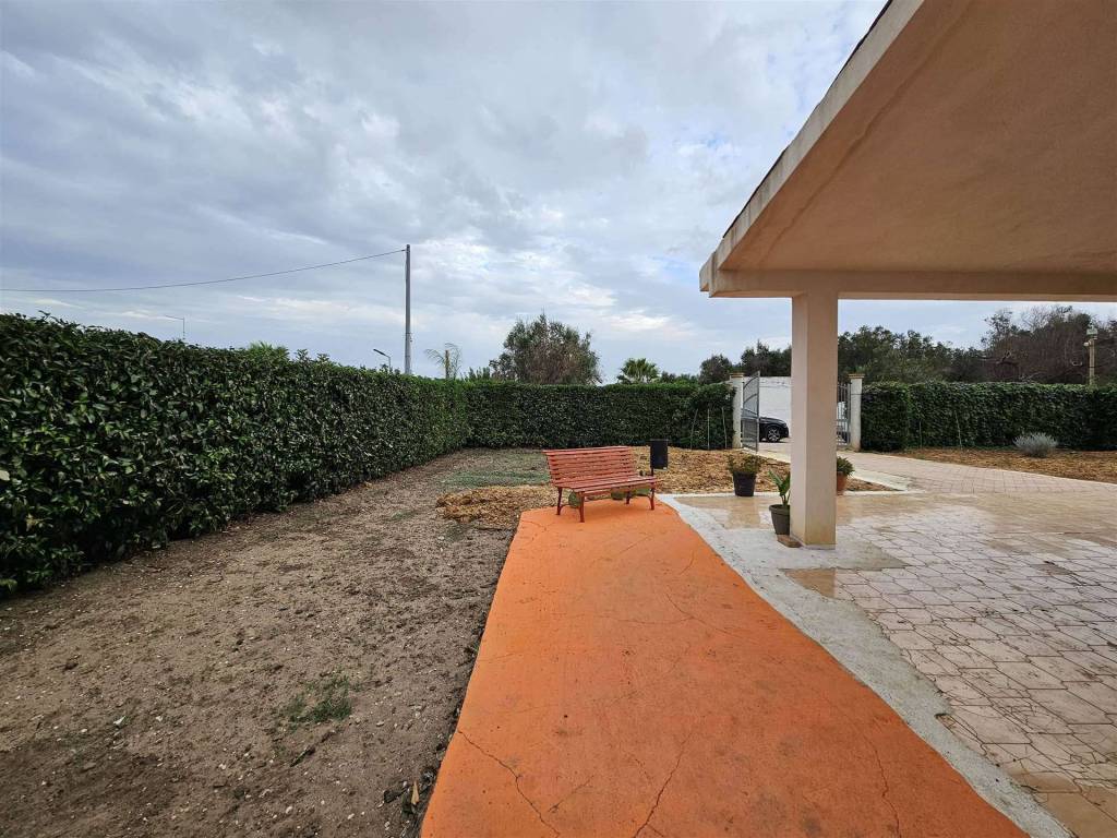 Villa a Mesagne in 40°31'20.7