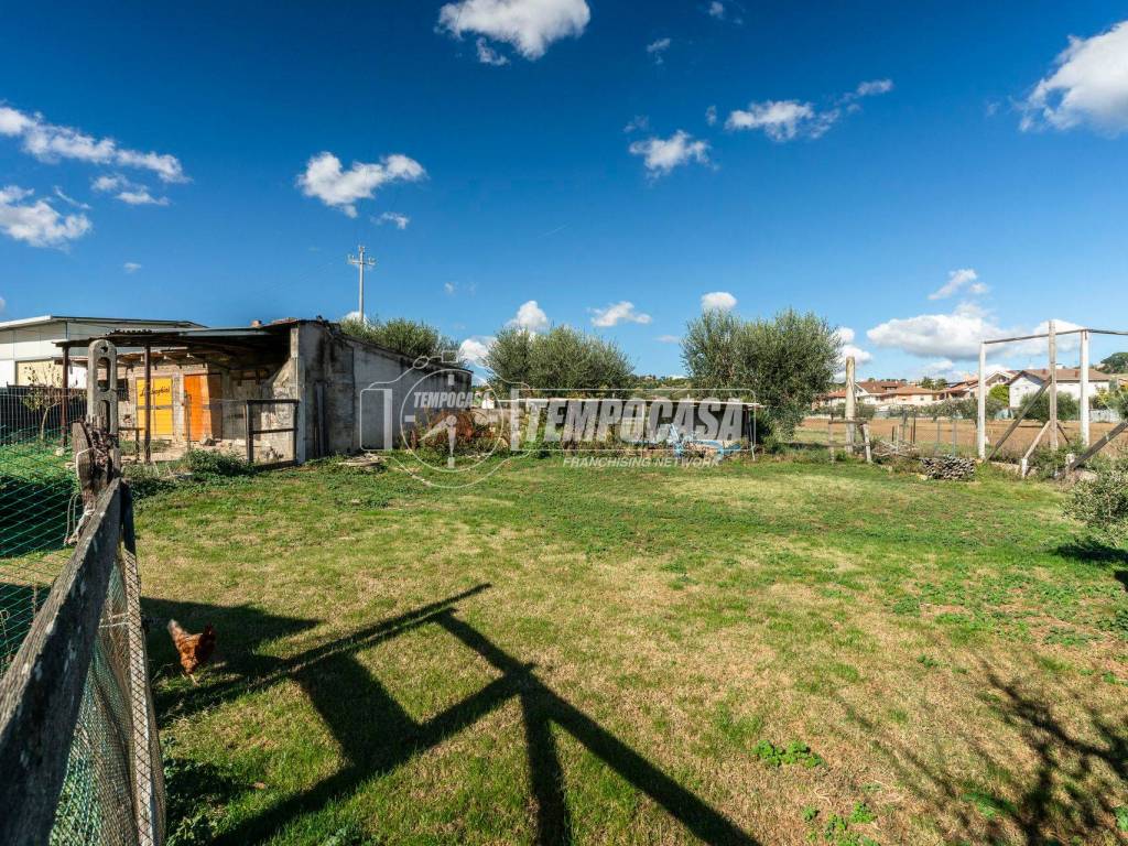 Terreno a Civitanova marche in Via Giuseppe di Vittorio - Foto 2