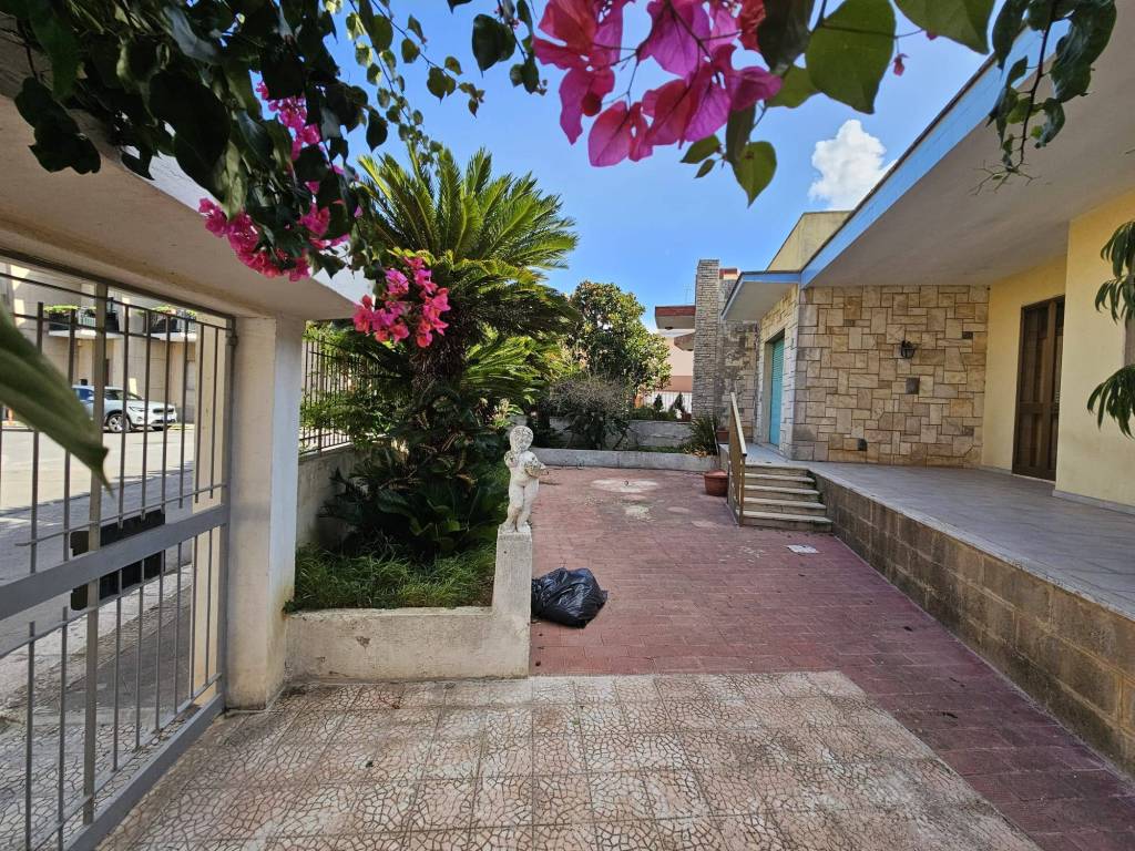 Villa a Mesagne in Via Pietro Maroncelli, 17 - Foto 2