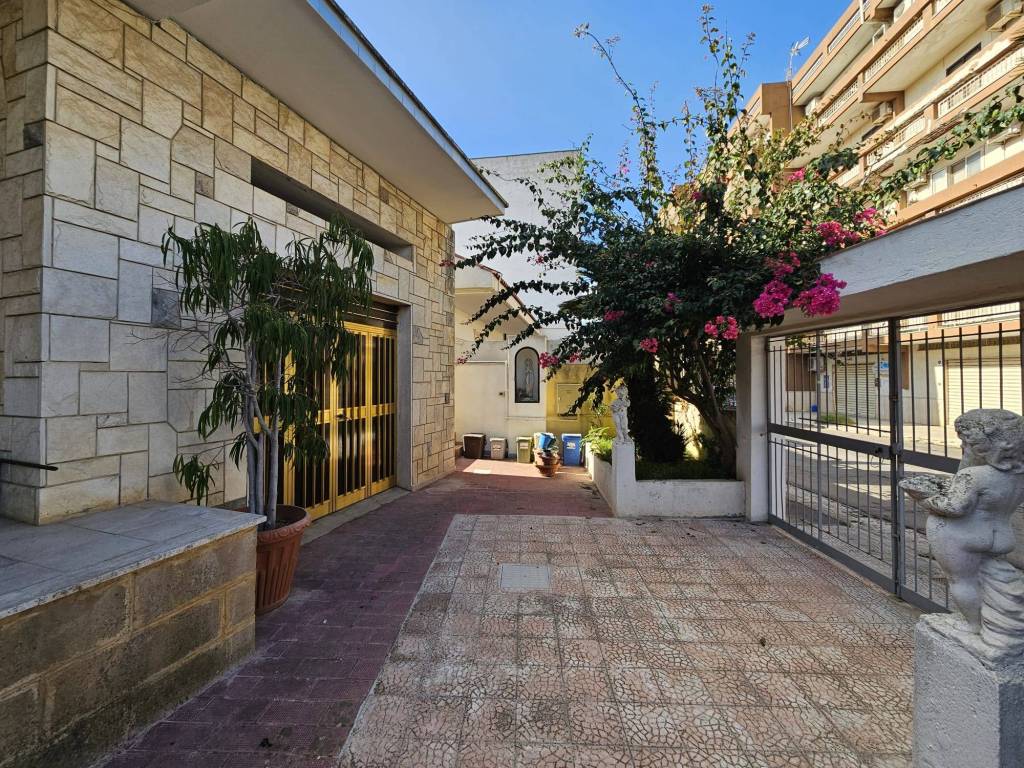 Villa a Mesagne in Via Pietro Maroncelli, 17 - Foto 3