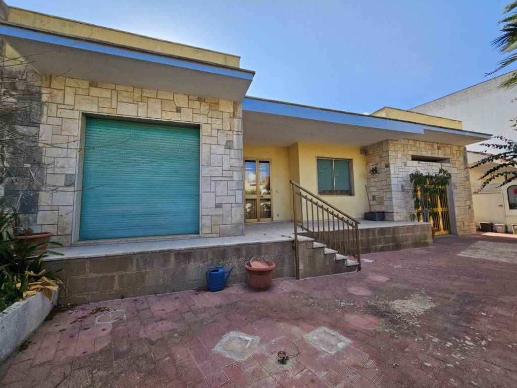 Villa a Mesagne in Via Pietro Maroncelli, 17 - Foto 4