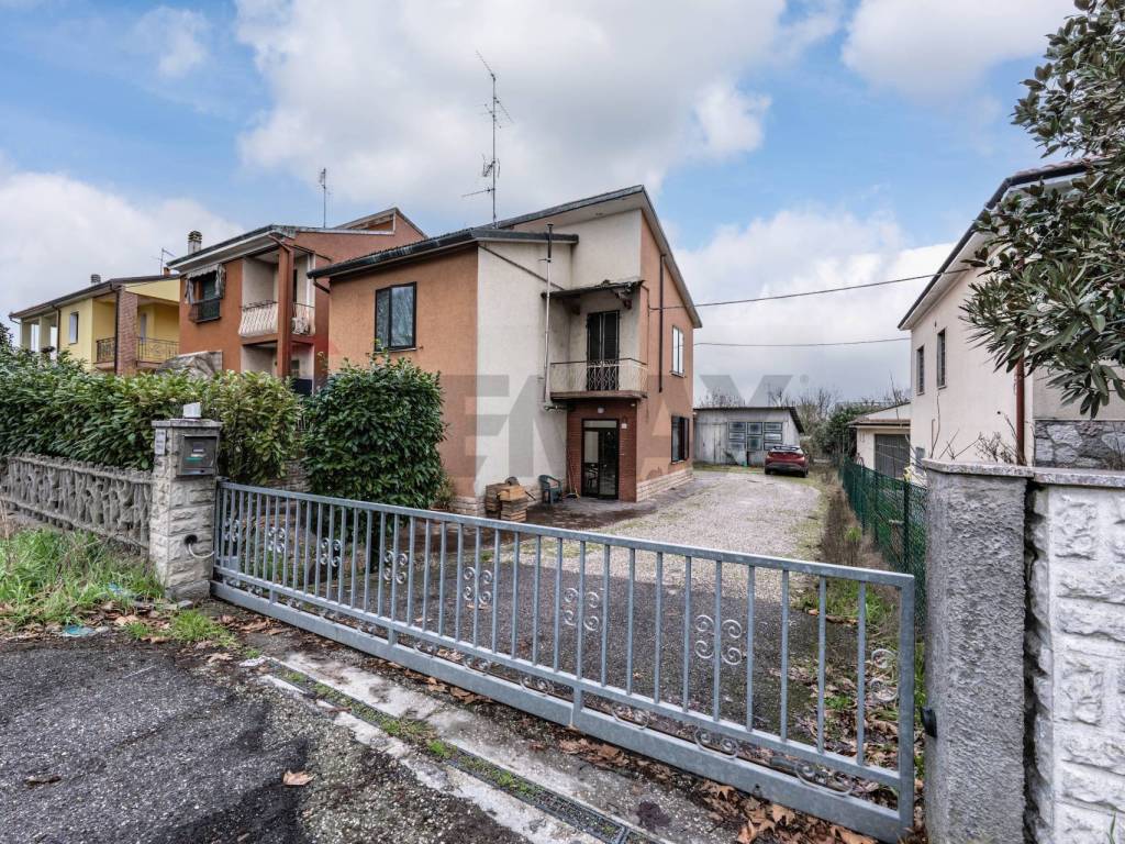 Villa a Ferrara in Via Comacchio, 545 - Foto 2