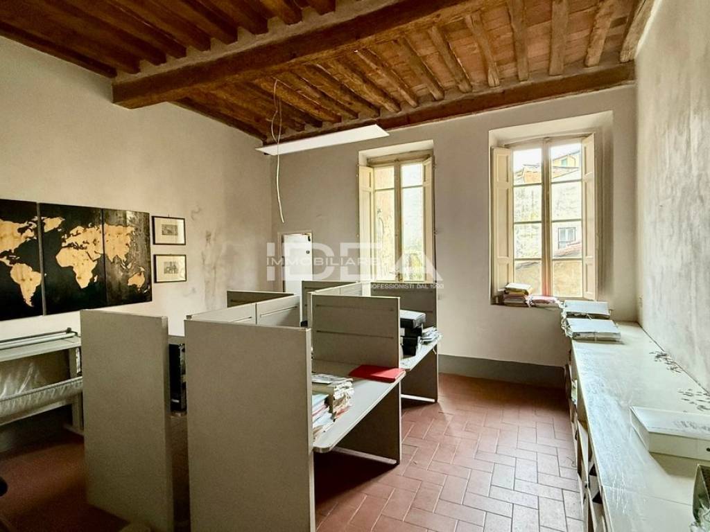 Appartamento a Lucca in Piazza san Pietro Somaldi , - Foto 5