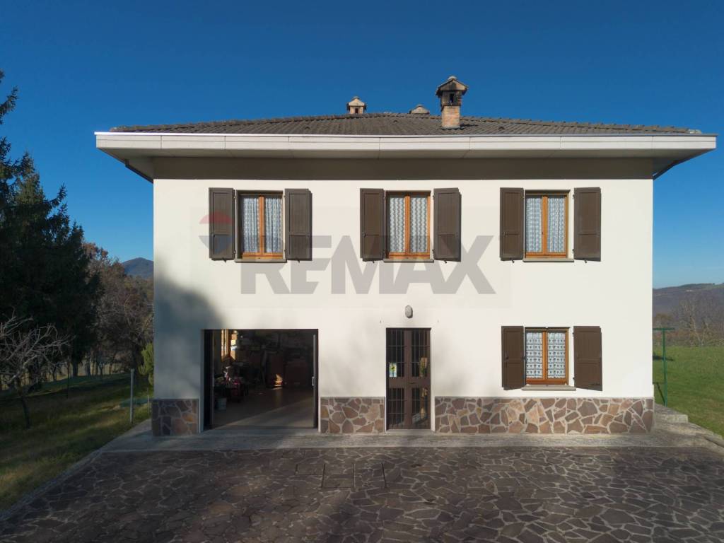 Casa indipendente a Terenzo in strada del fagiano, 25 - Foto 4