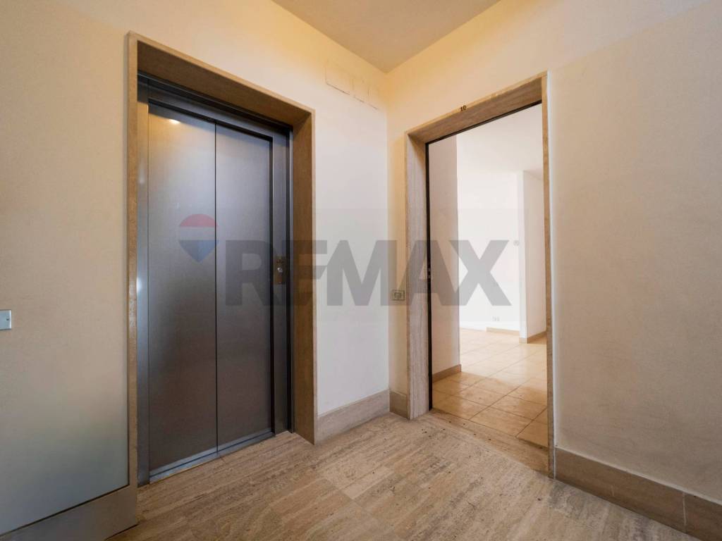 Appartamento a Bari in Via Giorgio La Pira, 11 - Foto 2