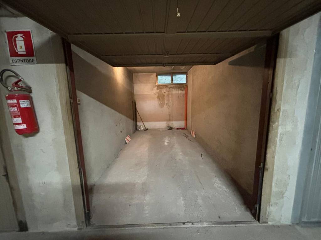Box / garage a Asti in Via Duca d'Aosta, 62 - Foto 2