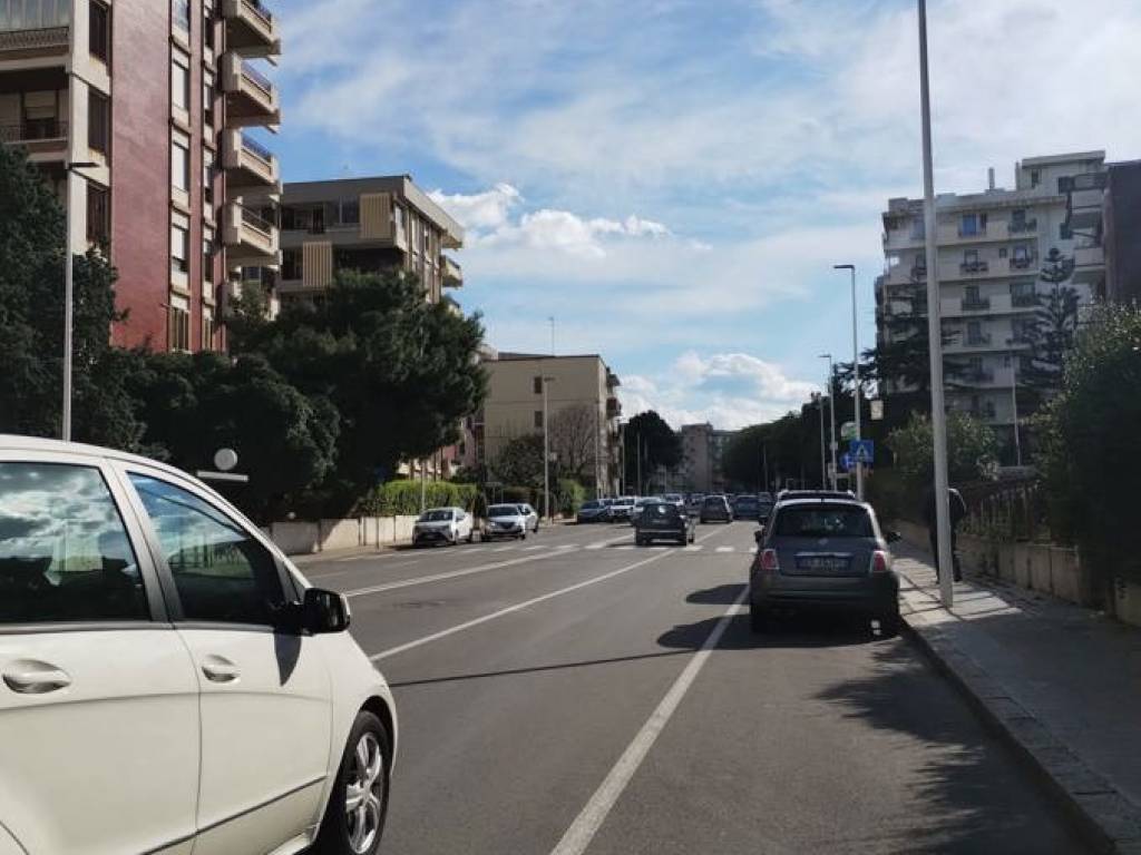 Box / garage a Cagliari in Via Siviglia - Foto 3