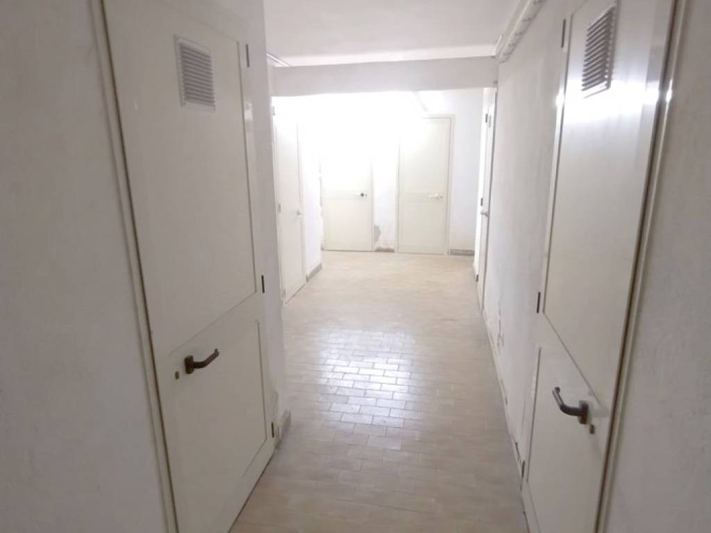 Box / garage a Cagliari in Via Siviglia - Foto 3