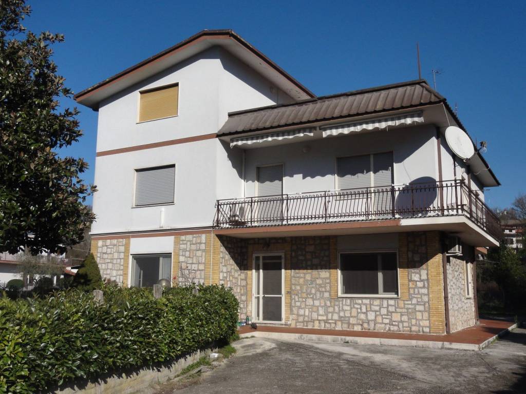 Villa a Ceccano in Via San Francesco d'Assisi, 179 - Foto 2