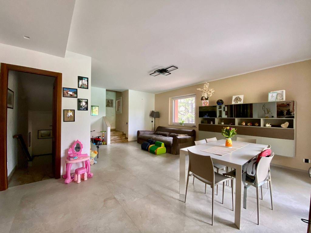 Villa a Binago in Via Piretta - Foto 3