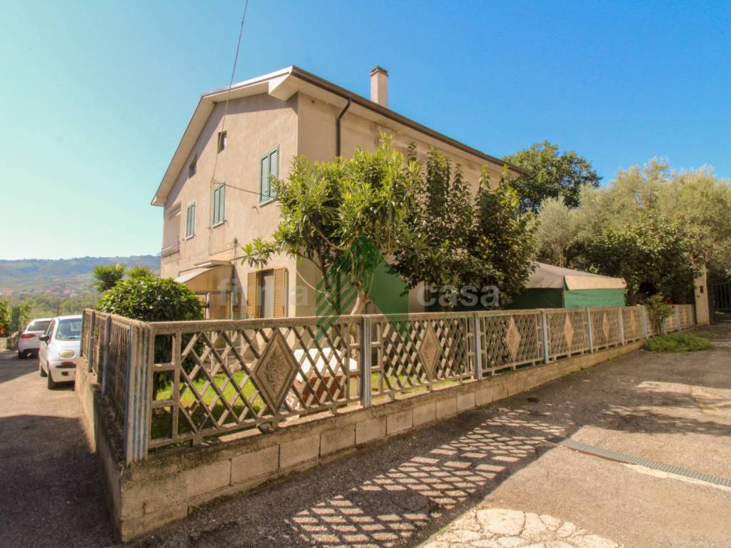 Villa a Bellante in Via Nazionale, 235 - Foto 2