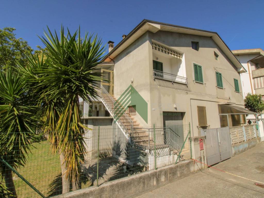 Villa a Bellante in Via Nazionale, 235 - Foto 3