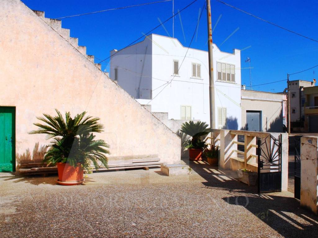 Casa indipendente a Castrignano del capo in Via Carlo Poerio, 24 - Foto 3