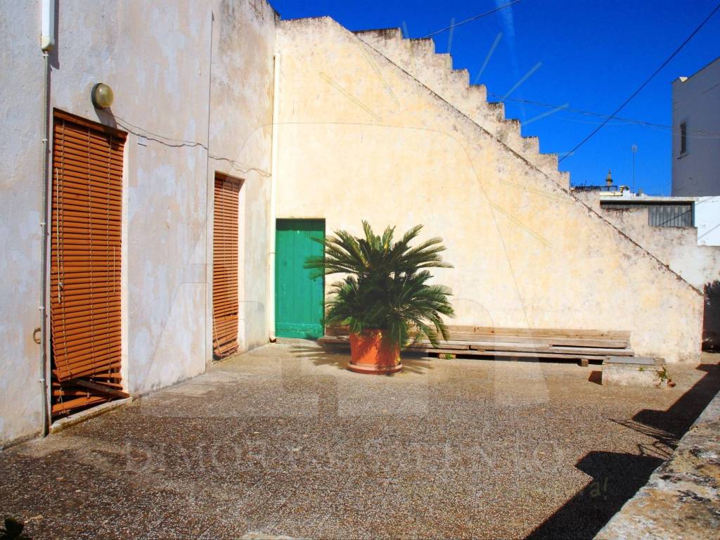 Casa indipendente a Castrignano del capo in Via Carlo Poerio, 24 - Foto 4