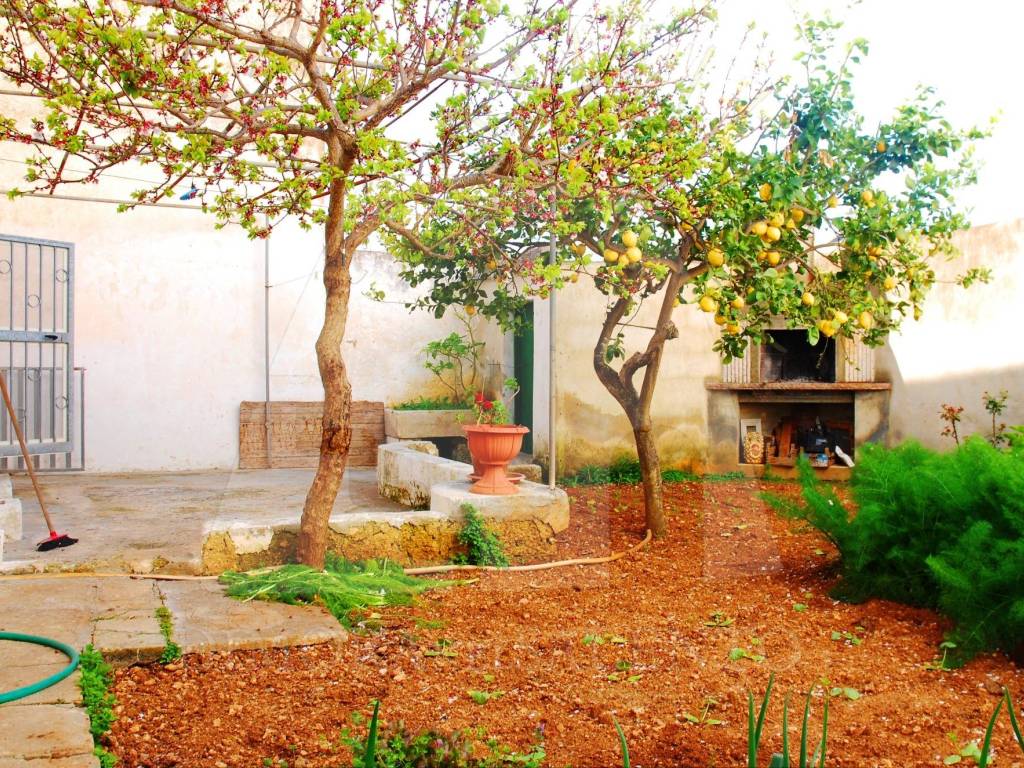Casa indipendente a Castrignano del capo in Via Carlo Poerio, 24 - Foto 5