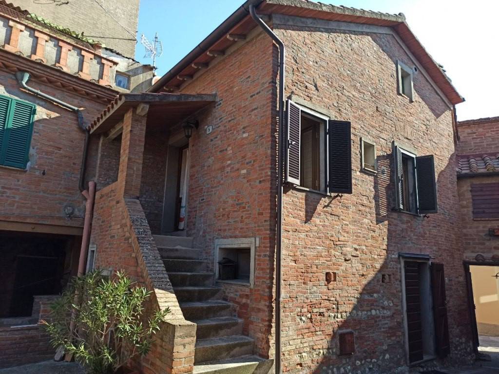 Casa indipendente a Castiglione del lago in Via Roma - Foto 2