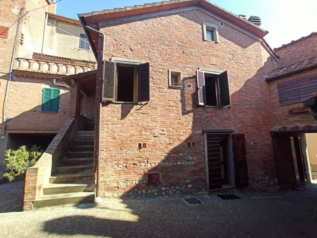Casa indipendente a Castiglione del lago in Via Roma - Foto 3