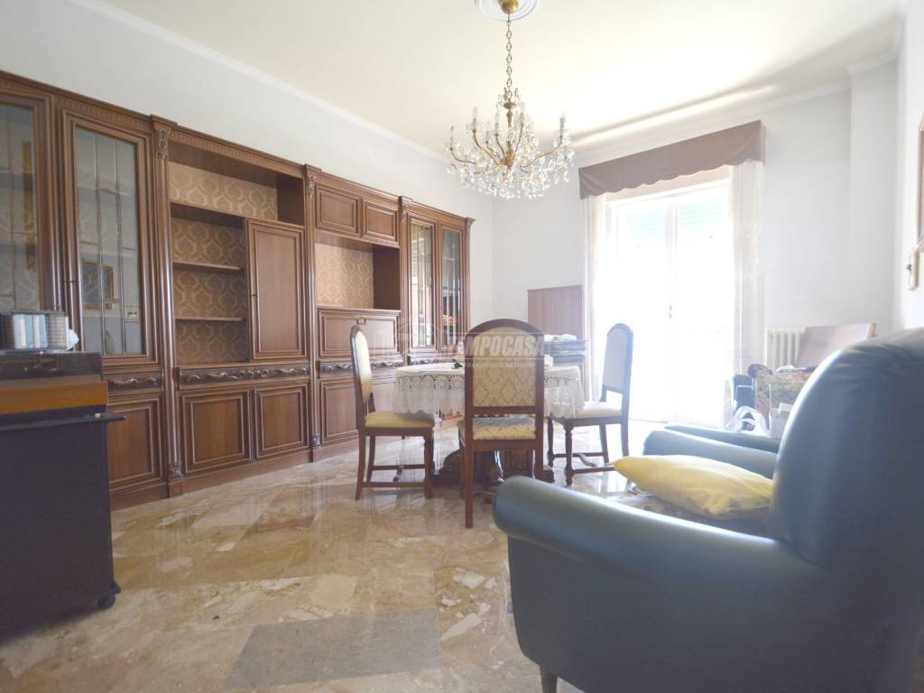 Appartamento a Gioia del colle in Via Giacomo Argento - Foto 2