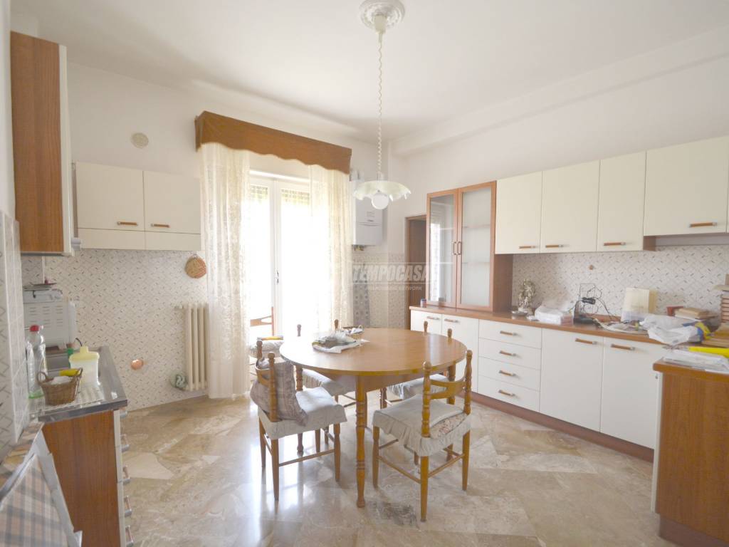 Appartamento a Gioia del colle in Via Giacomo Argento - Foto 3