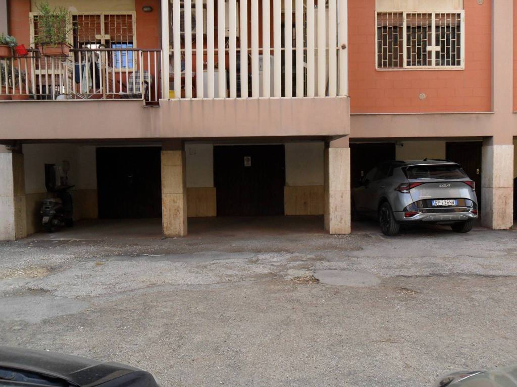 Box / garage a Bari in Via Martiri d'Avola - Foto 2