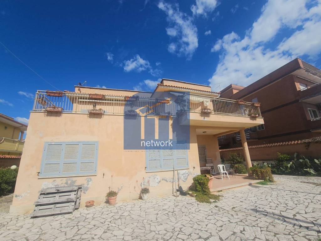 Villa a Pomezia in lungomare delle meduse - Foto 2