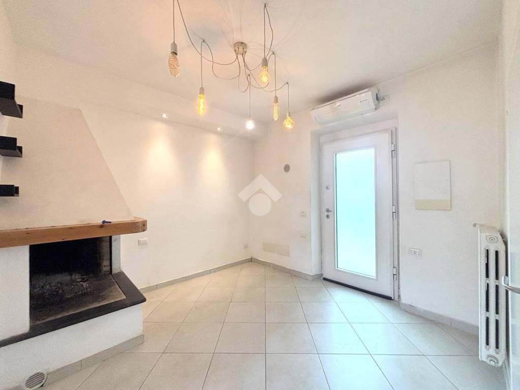 Casa indipendente a Montemurlo in Via barzano, 74 - Foto 2