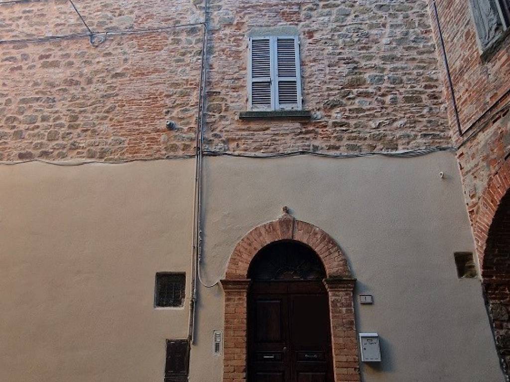 Appartamento a Passignano sul trasimeno in Piazza Aldo Moro - Foto 2